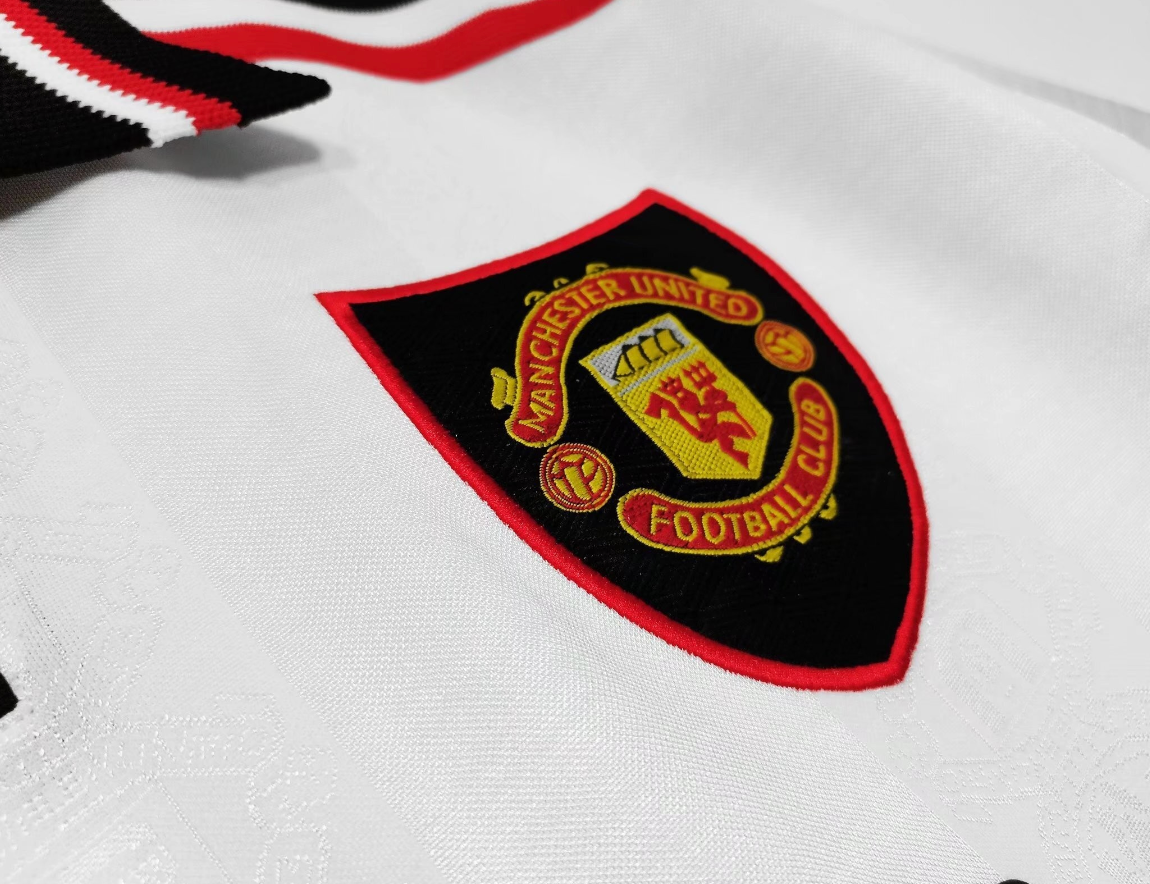 1997-1999 Manchester United Away Kit