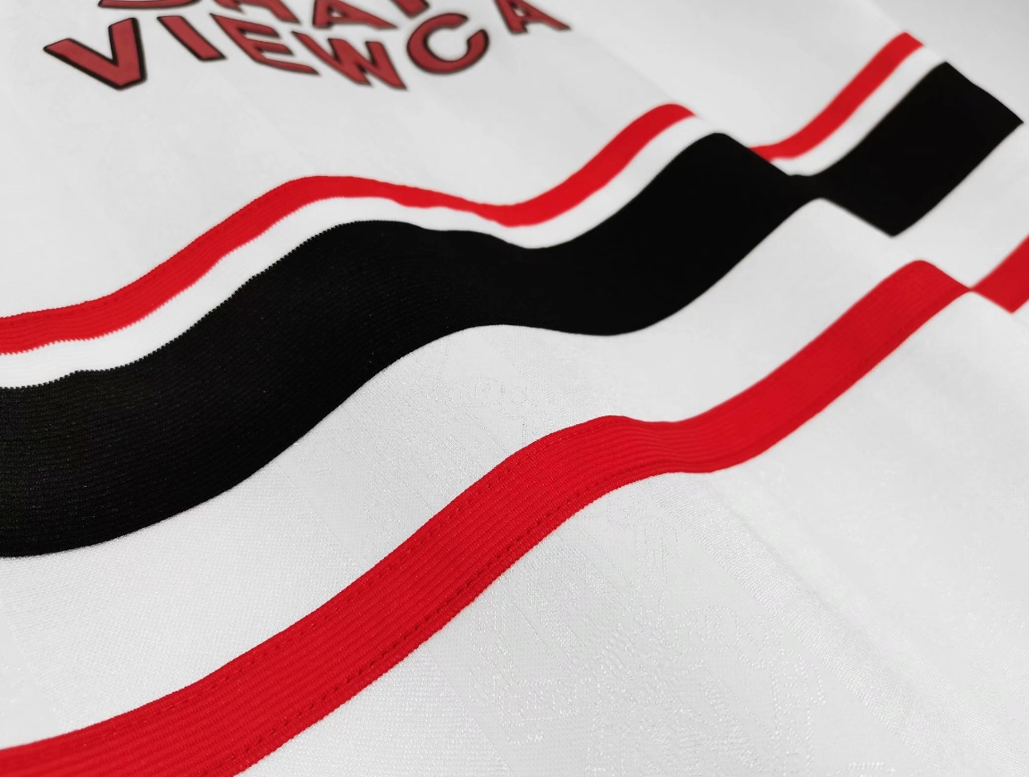 1997-1999 Manchester United Away Kit