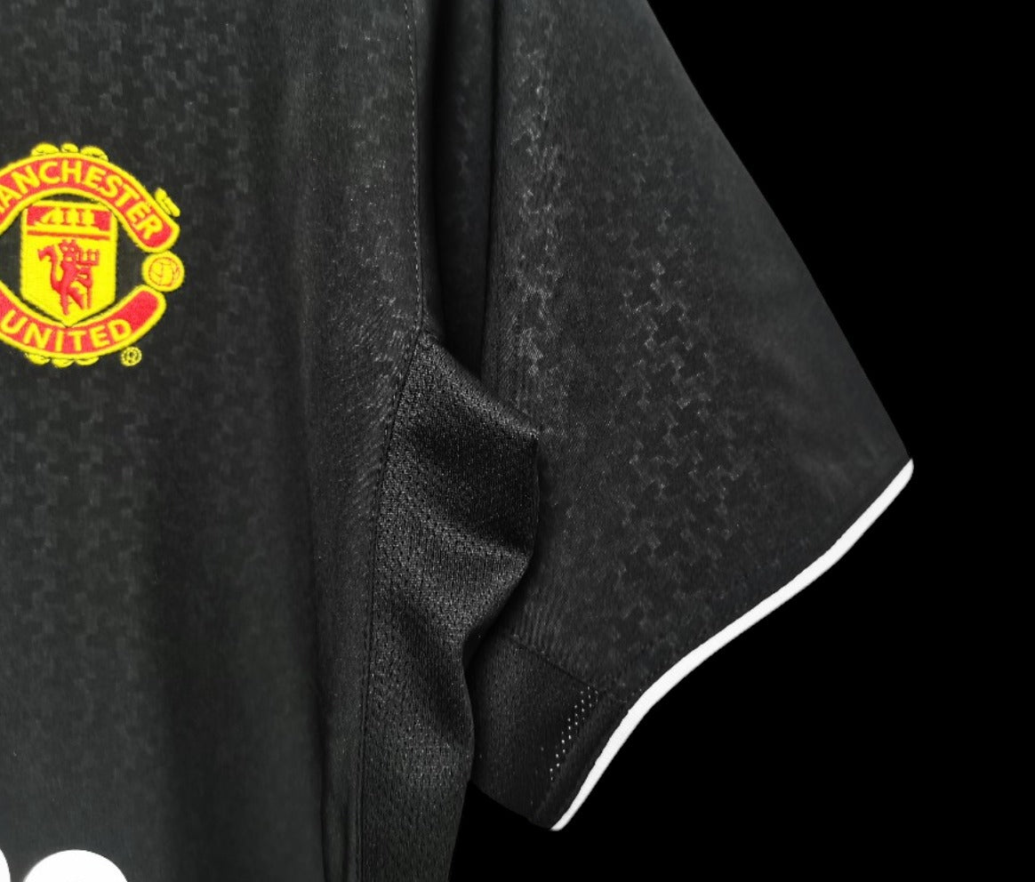 2003-2004 Manchester United Away Replica Jersey